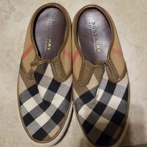 WOMEN BURBERRY SLIP ONS
